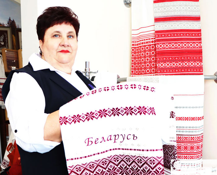 Более 45 лет работает Надежда Крот на РУП «Слуцкие пояса»