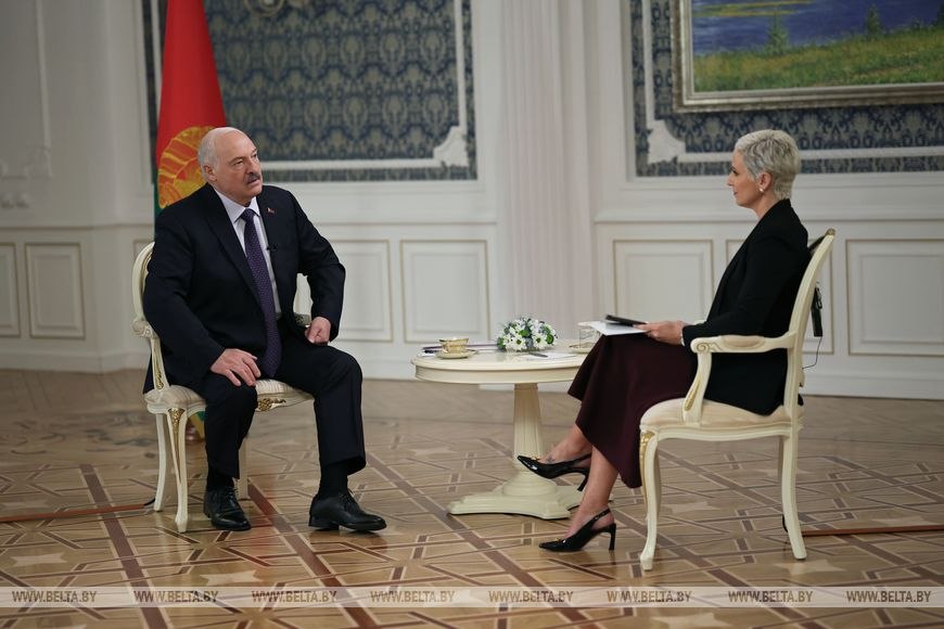 Лукашенко: абсолютно недопустимо, чтобы война Украины с Россией перебросилась в Беларусь