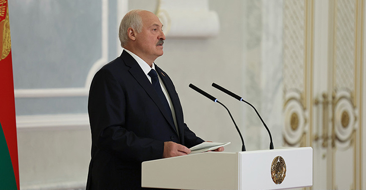 Лукашенко принял верительные грамоты послов девяти государств
