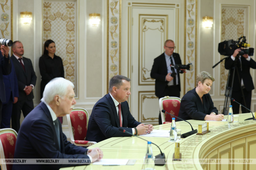 Президент ставит задачу восстановить уровень товарооборота с Архангельской областью