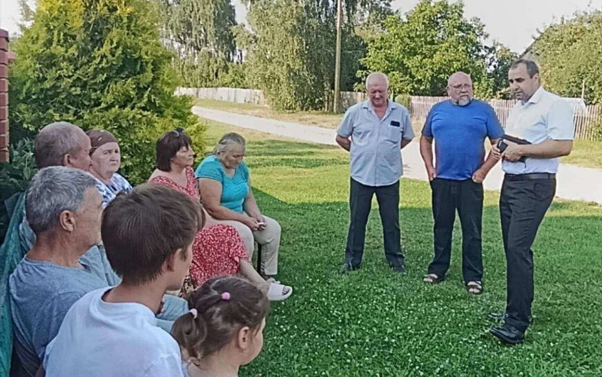 Александр Курак провел встречу с жителями д. Новоселки