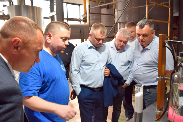 Руководителей сельхозорганизаций ознакомили с производством сахара