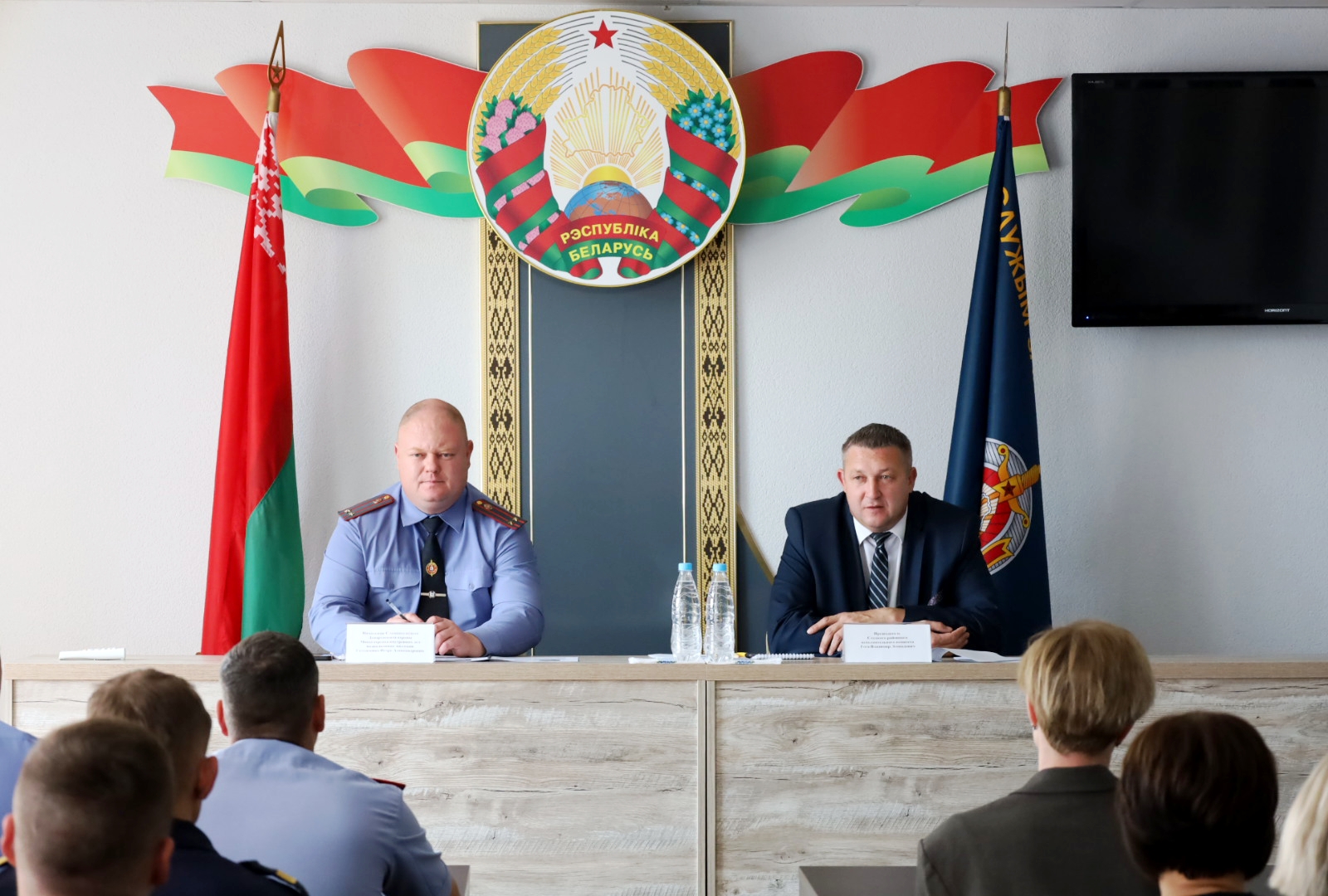 Председатель райисполкома провел день информирования в Слуцком отделе Департамента охраны МВД