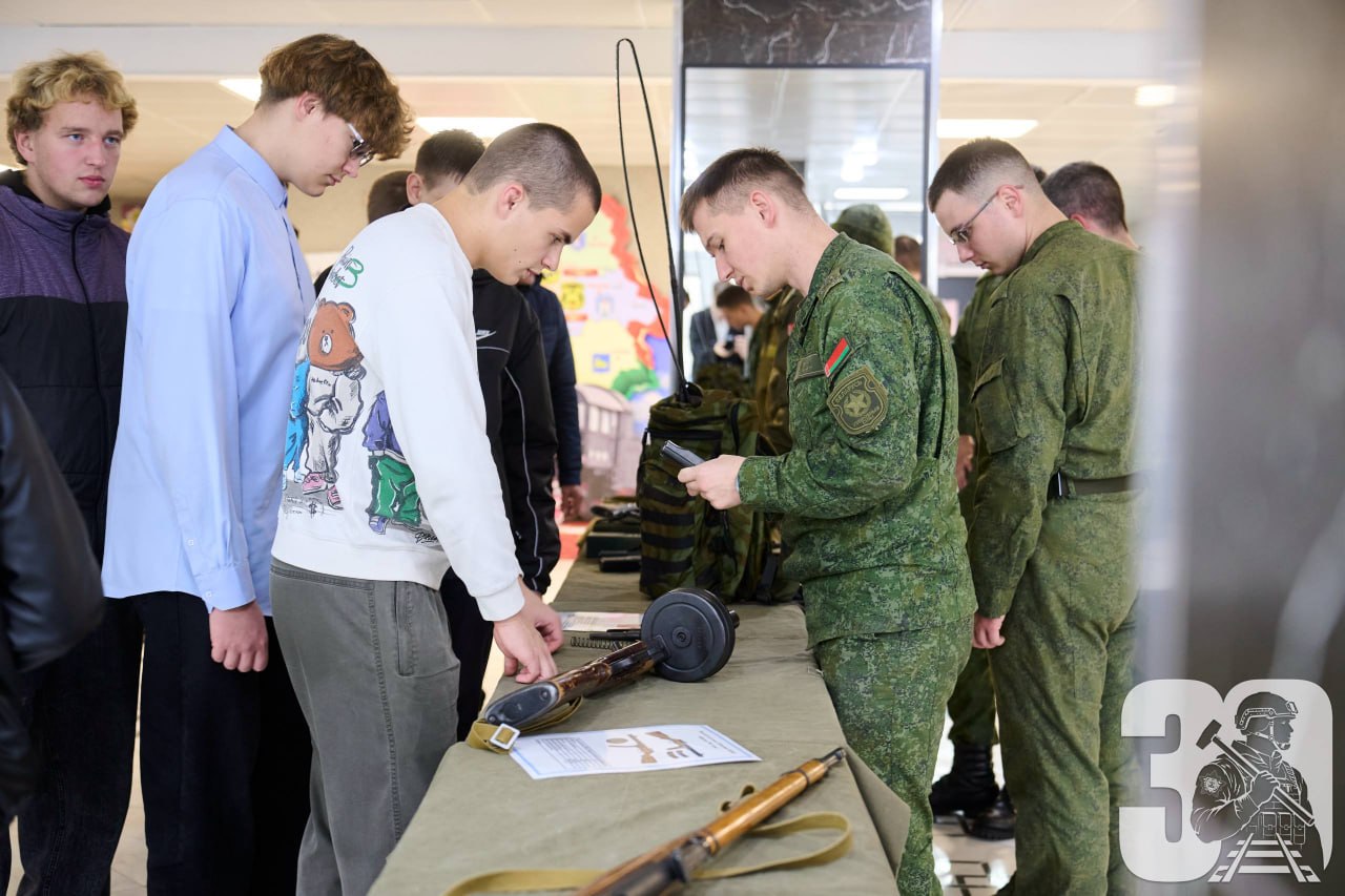 В 30-й отдельной железнодорожной бригаде провели профориентационное мероприятие для старшеклассников