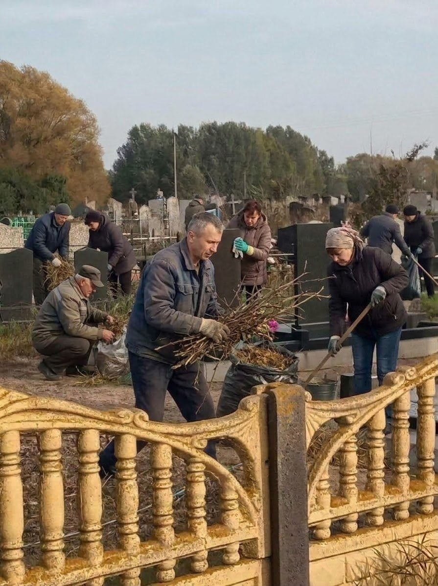 Слутчане участвуют в месячнике по наведению порядка на земле
